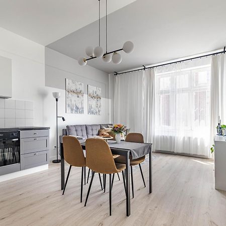 Spacious & Quiet Apt - Old Town & Kazimierz クラクフ エクステリア 写真